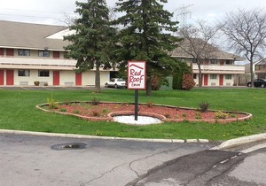 Days Inn & Suites by Wyndham Monroe