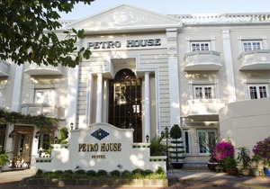 Petro House Hotel