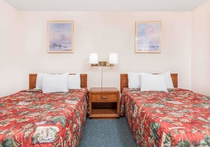 Days Inn by Wyndham Burns