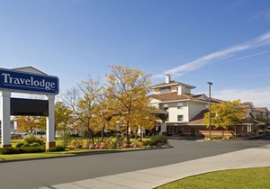 Travelodge by Wyndham Oshawa Whitby