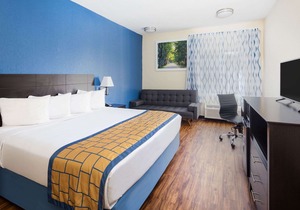 Days Inn by Wyndham Macon I-75 North