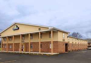 Days Inn by Wyndham Amherst