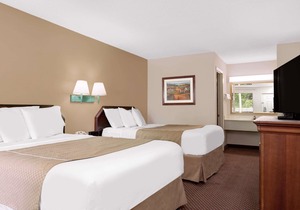 Days Inn by Wyndham Macon I-475
