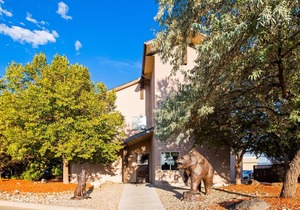 Best Western Plus Deer Park Hotel & Suites