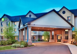 Holiday Inn Express & Suites Bradley Airport, an Ihg Hotel