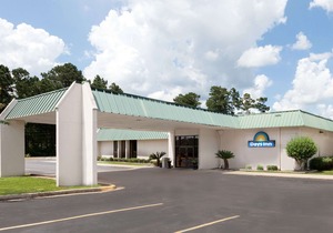 Days Inn by Wyndham McComb MS