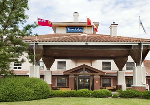 Travelodge by Wyndham Oshawa Whitby