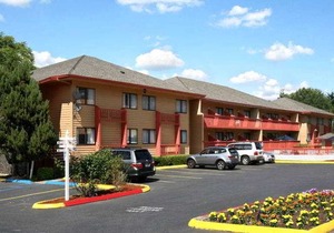 Howard Johnson by Wyndham Portland Airport