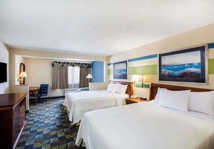 Days Inn & Suites by Wyndham Corpus Christi Central