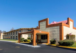 Travelodge by Wyndham Forsyth