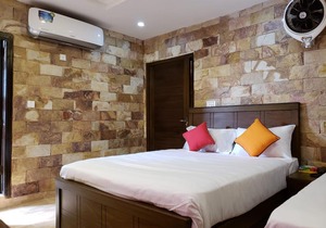 Shayan Inn Guest House