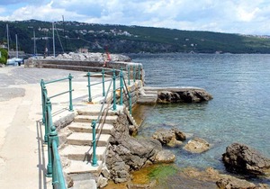 One bedroom apartment with terrace Opatija - Volosko, Opatija (A-7864-b)