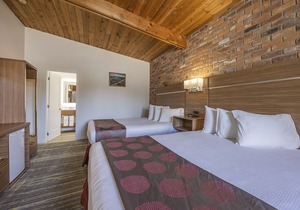 Ramada by Wyndham Gananoque Provincial Inn