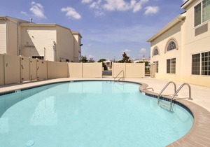 Days Inn & Suites by Wyndham Cherry Hill - Philadelphia