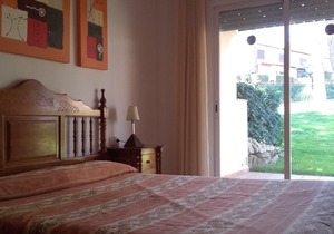 2 bedroom house (2 -5 people)