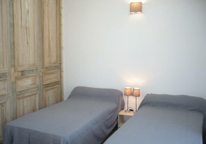 Gite Chazelles-sur-Lyon, 4 bedrooms, 10 persons