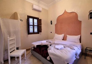 Room in Guest room - Riad Ralhaya, calm and voluptuous luxury in the heart of Marrakech - 9