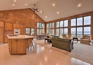 Cozy Expansive Lakefront Getaway with Spacious Deck!