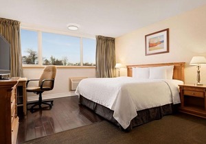 Travelodge by Wyndham Richmond Hill