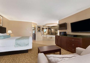 Travelodge by Wyndham Kamloops Mountview