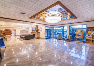 Ramada by Wyndham Thunder Bay Airlane Hotel