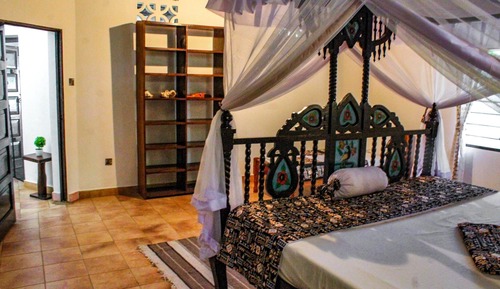 Villa, 5 Bedrooms, Smoking, Balcony