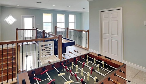Studio (4 Bedrooms)