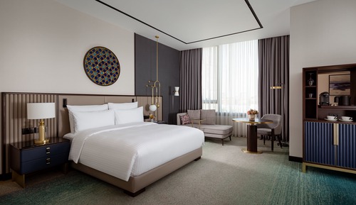 Premium Room, 1 King Bed, Club Lounge Access