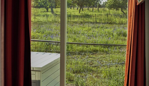 Luxury House, 2 Bathrooms, Vineyard View