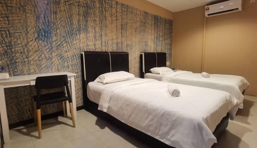 Room, Shared Bathroom