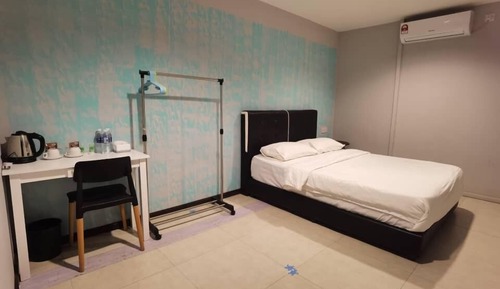 Room, Private Bathroom