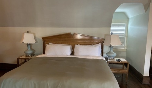 Iris Room