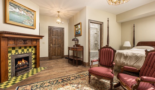 Aster Room