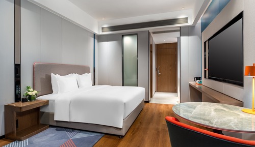 Standard Room, 1 King Bed (Extra Floor Space)