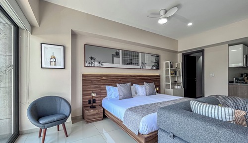Business Apartment, Pool Access