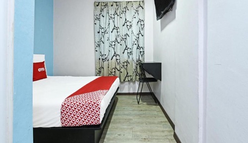Deluxe Studio