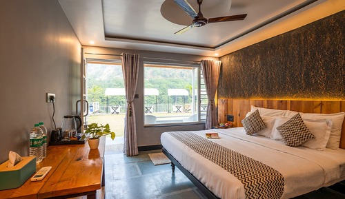 Deluxe Cottage with Mountain View