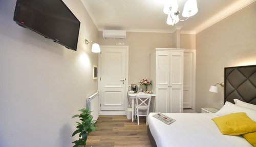 Deluxe Room, Balcony
