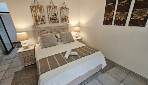 Romantic Queen Room with Private Patio, 1 Bedroom,