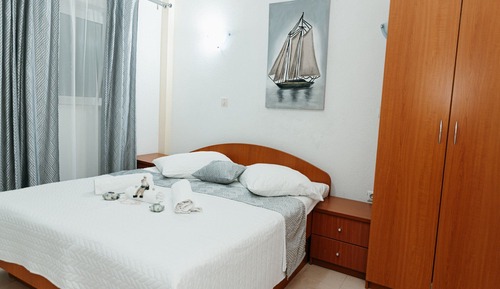Apartment (One Bedroom Apartment with Terrace)