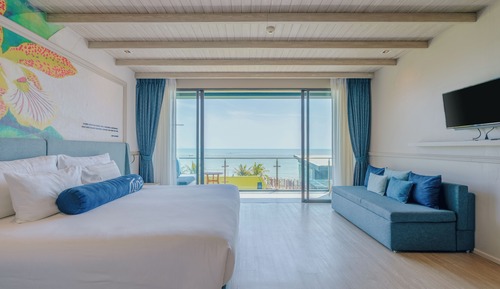 Grand Deluxe Double Bed