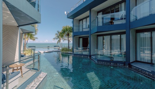 Deluxe Pool Access Double Bed