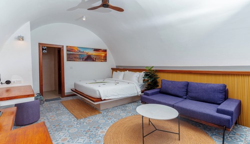 Tube Deluxe Double Room