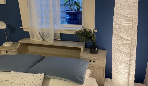 Blue Room/#2 - Shared Bathroom