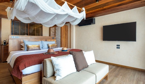 Sun Beachfront Pool Villa