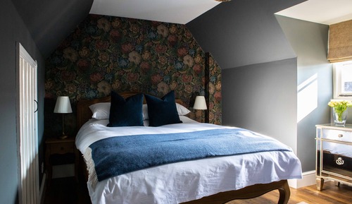 Double Room (Room 9)