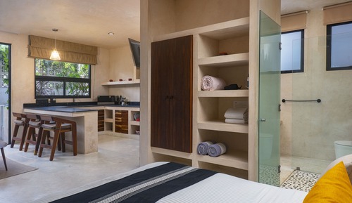 Luxury Apartment, 1 Queen Bed, Garden Area