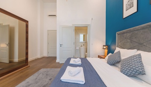 Junior Apartment