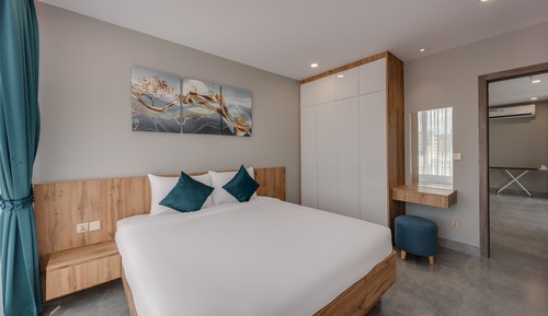 1-Bedroom Apartment with Balcony