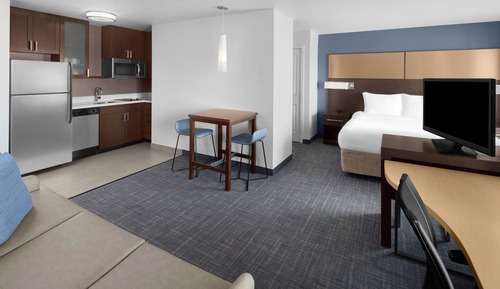 Studio, 1 King Bed with Sofa bed (Hearing Accessible)